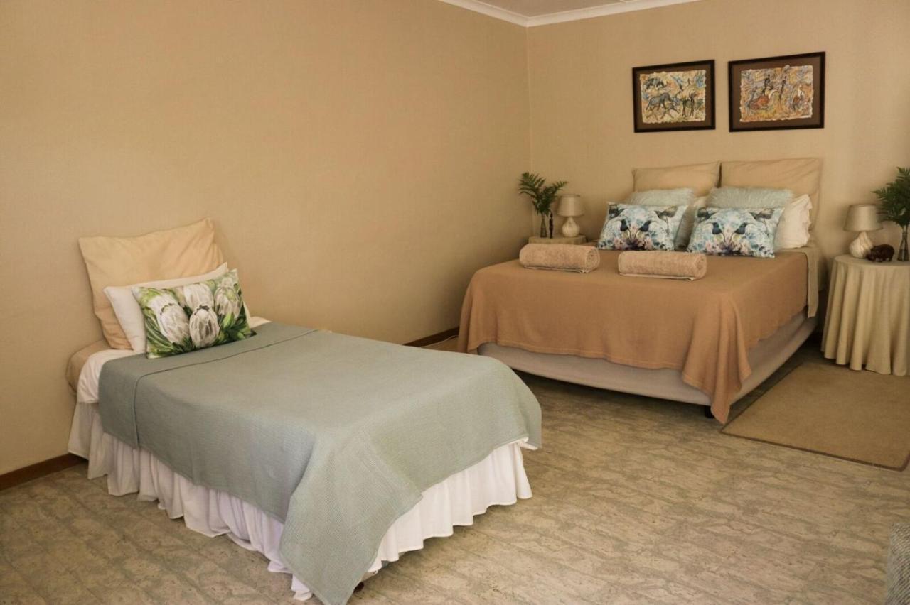 Bietjie Rus Guest House อัดโด ภายนอก รูปภาพ